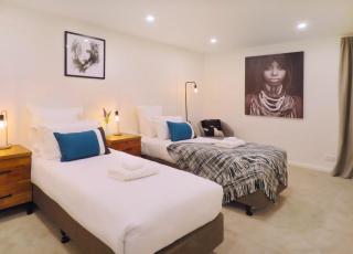 Executive Living in Bluewater - Queenstown - 3