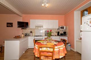 gite de Sauviat 25 chemin du grand Pacher le bourg de Sauviat 63120 - Sauviat - 9