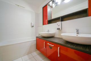 Slavic Spacious Apartment - Bratislava - 6