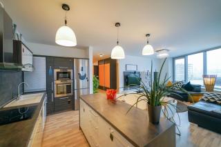 Slavic Spacious Apartment - Bratislava - 0