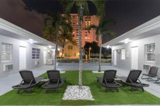 Trendy 1BR w Parking Space Walk to the Beach 8 - Hollywood - 8