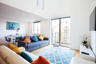 Urban's Large 2 bed, 2 bath luxury apartment with secure parking - 6