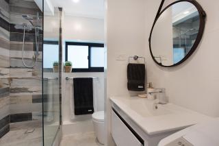 Absolute Beach Front Renovated 3 Bdrm 2 Bath App - Gold Coast - 3