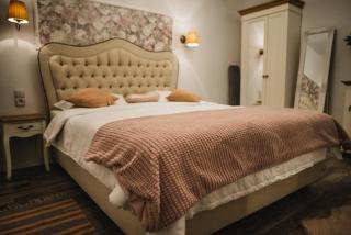 Glam Rose&White Downtown - 2