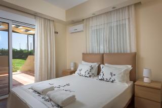 Evergreen Seaside Villa with private pool - 9
