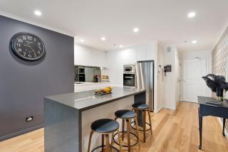 Darling Harbour Getaway - Sydney - 4