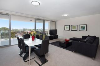 The Junction Palais - Modern and Spacious 2BR Bondi Junction Apartment Close to Everything - Sydney - 0