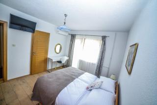 Sixteen Lakes Guest House - Jezerce - 3