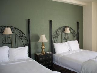 The Holland Hotel - Alpine - 6