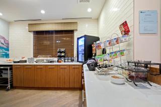 Mountain View Inn & Suites - Sundre - 2