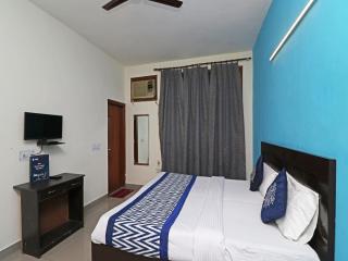 Hotel Akash Palace - Noida - 1