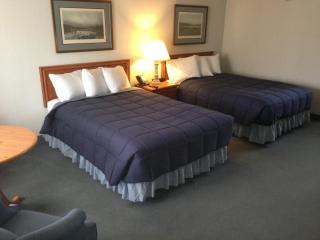 Fontana Village Inn - Lake Geneva - 6