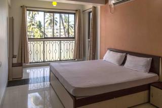 Comfy 2BHK Pool facing Full Aircon Apt in Candolim - 3