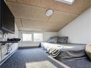 Awesome Home In Glesborg With Sauna - Fjellerup Strand - 7