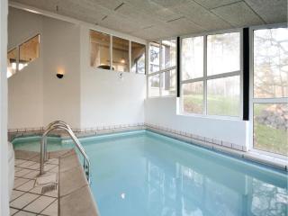 Awesome Home In Glesborg With Sauna - Fjellerup Strand - 1