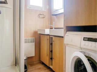 Nice Home In Grandcamp Maisy With Wifi - 9
