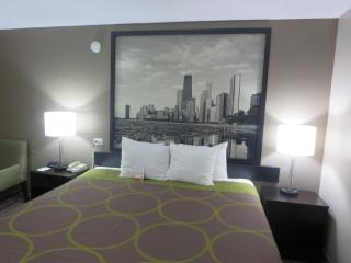 Super 8 by Wyndham Mundelein/Libertyville Area - 2
