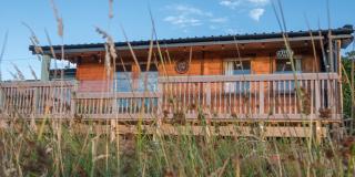 Enlli Fach cabin sleep's 2 adults and 2 children 2 dogs welcome not suitable for contract workers due to parking height restrictions - Borth - 7