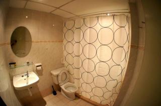 Cozy Single bed WiFi AC and foldable mattress room - Kuala Lumpur - 1