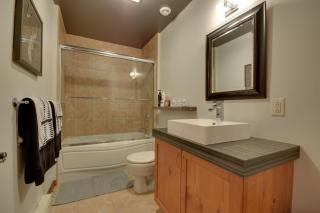 Log Cabin Home with Lake and Mountain view by Reserver.ca - Sainte-Adèle - 2