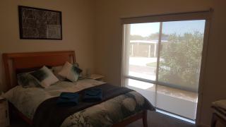 Island Escape - Wimbledon Heights - 3