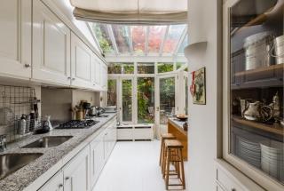 Veeve - Charming Townhouse near Parc Montsouris - 2