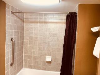 Americas Best Value Inn Laredo - Laredo - 8