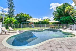 Comfortably Chic Pool Home Retreat - 0