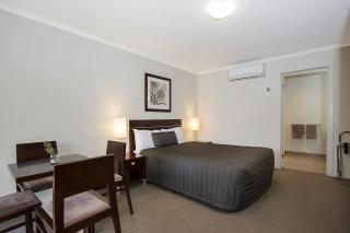 Elm Tree Motel - 7