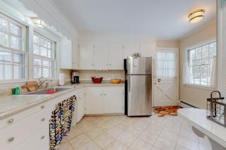 Kennebunk Family Cottage - 9