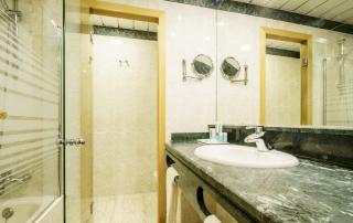 Hotel Ilunion Bilbao - Bilbao - 4
