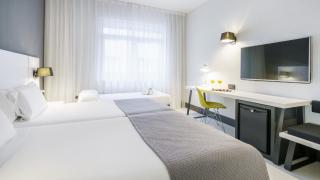 Hotel Ilunion Bilbao - Bilbao - 3