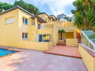 Apartment Velazquez-1 by Interhome - Roses - 0