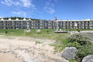 AmericInn by Wyndham Saint Ignace Lakefront - 8