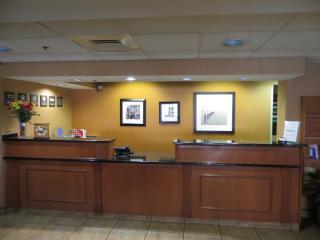 SureStay Plus Hotel by Best Western Chicago Lombard - Lombard - 1