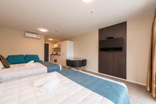 Dolphin Motel - 8