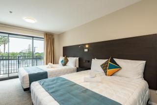 Dolphin Motel - 1