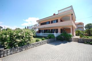 Apartments Andrea by El-Pi Tours - Njivice - 0