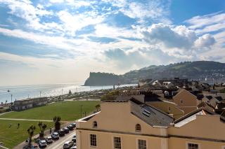 Riviera Apartments - Five Stylish Penthouse Apartments with Unrivalled Sea Views of Teignmouth, Shaldon, The Jurassic Coastline & The Teign Estuary - 9