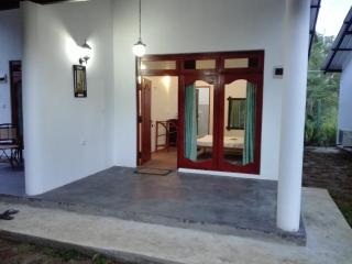 Hideaway Homestay Habarana - Habarana - 8