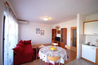 Apartments Andrea by El-Pi Tours - Njivice - 8