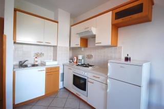 Apartments Andrea by El-Pi Tours - Njivice - 5