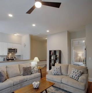 414B Waldburg st · 2 Bedroom Oasis near Forsyth Park - Savannah - 2