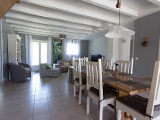 Spacious villa with private pool - Beaufort - 1