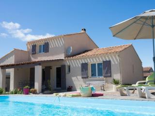 Spacious villa with private pool - 9