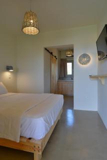 Rooster Guesthouse Rooms - Kypri - 6