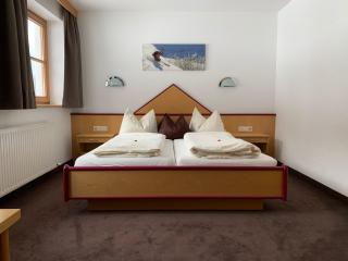 Pension Strolz - Sankt Anton am Arlberg - 4