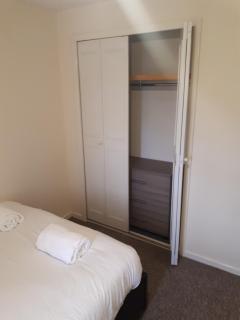 Marvellous Meridian Maisonette - Ifield - 5