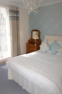 Pinewood House - 3