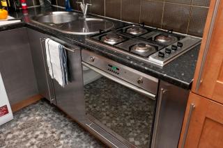 Lace Market Apartments - Nottingham City Centre - 2 Double Bedrooms Apartment with 4 Beds and 2 ensuite Bathrooms in George Street by Motorpoint Arena - Outdoor Parking for Cars or Vans at five pounds a Day - One Free onsite Car Park Space - Nottingham - 3